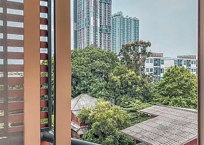 The Giftown Bangkok, Talat Phlu Hotel 3*
